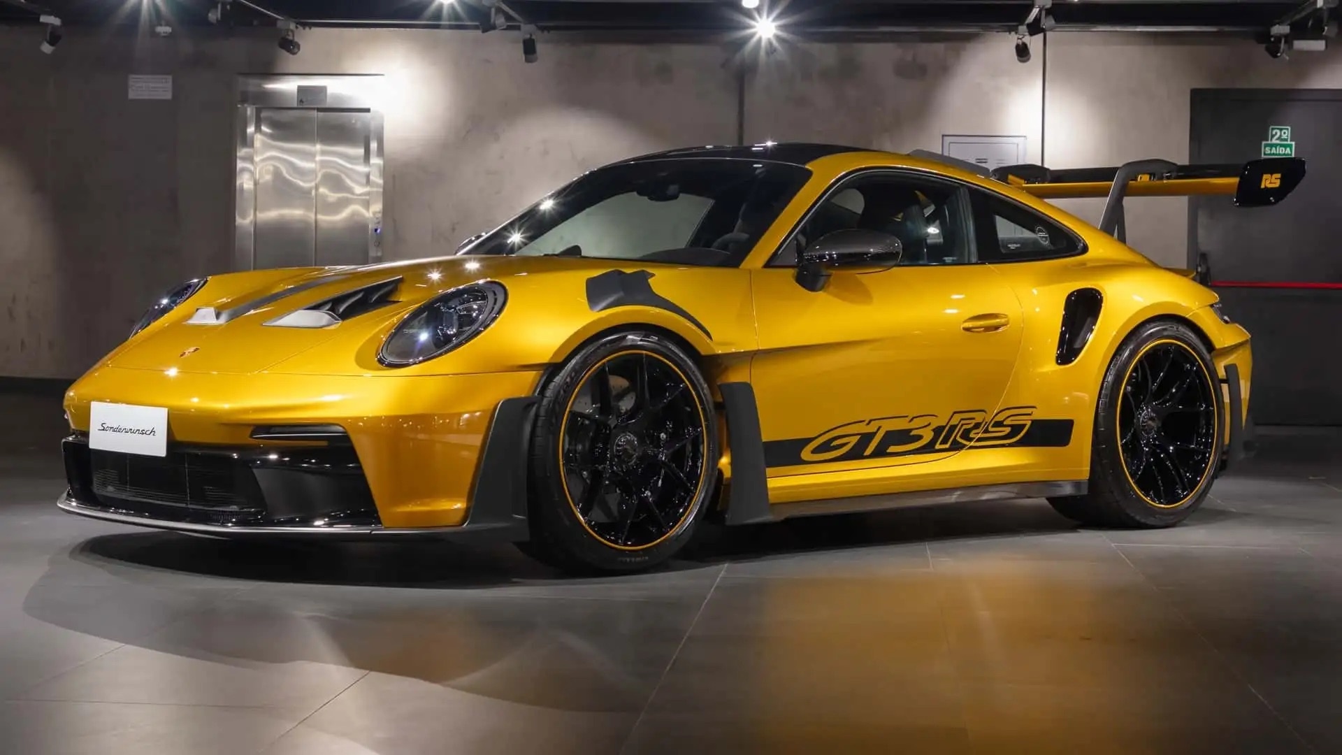 Mất 2 năm để hoàn thiện Porsche 911 GT3 RS với gói độ Sonderwunsch hiếm có