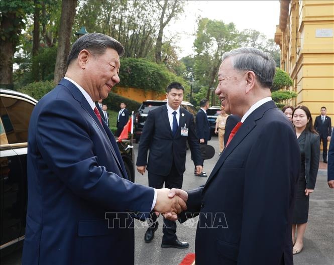 Tổng Bí thư Tô Lâm nồng nhiệt chào đón Tổng Bí thư, Chủ tịch nước Trung Quốc Tập Cận Bình dẫn đầu Đoàn cấp cao Đảng và Nhà nước Trung Quốc thăm cấp Nhà nước tới Việt Nam - Ảnh: TTXVN Tổng Bí thư Tô Lâm nồng nhiệt chào đón Tổng Bí thư, Chủ tịch nước Trung Quốc Tập Cận Bình dẫn đầu Đoàn cấp cao Đảng và Nhà nước Trung Quốc thăm cấp Nhà nước tới Việt Nam - Ảnh: TTXVN