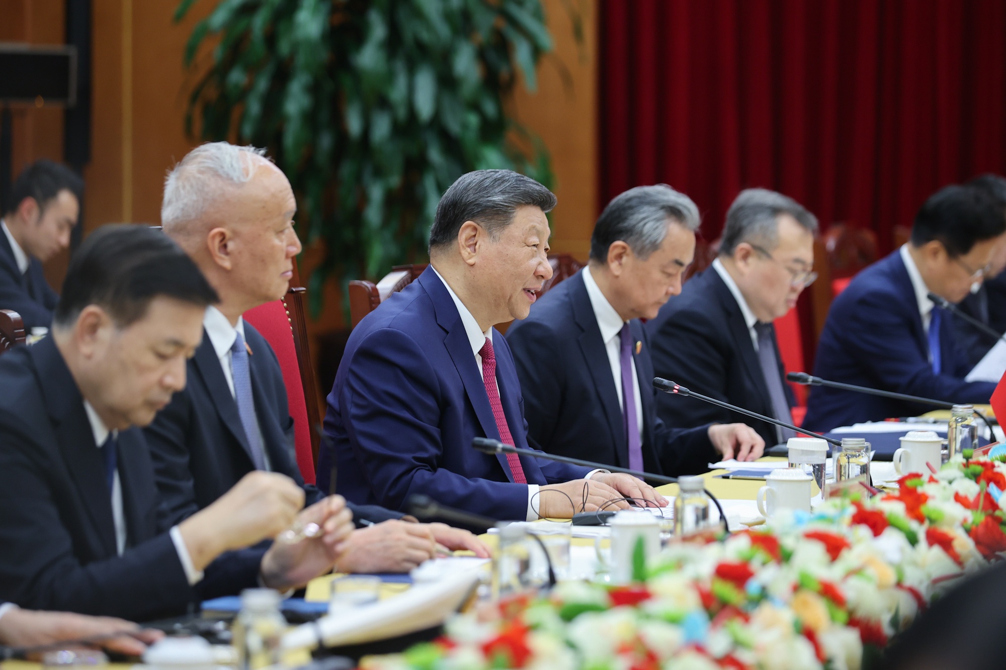 Khẳng định là nước láng giềng hữu nghị, Tổng Bí thư, Chủ tịch nước Tập Cận Bình rất vui mừng lựa chọn Việt Nam là điểm đến đầu tiên trong chuyến thăm nước ngoài đầu tiên của năm 2025 - Ảnh: VGP/Nhật Bắc