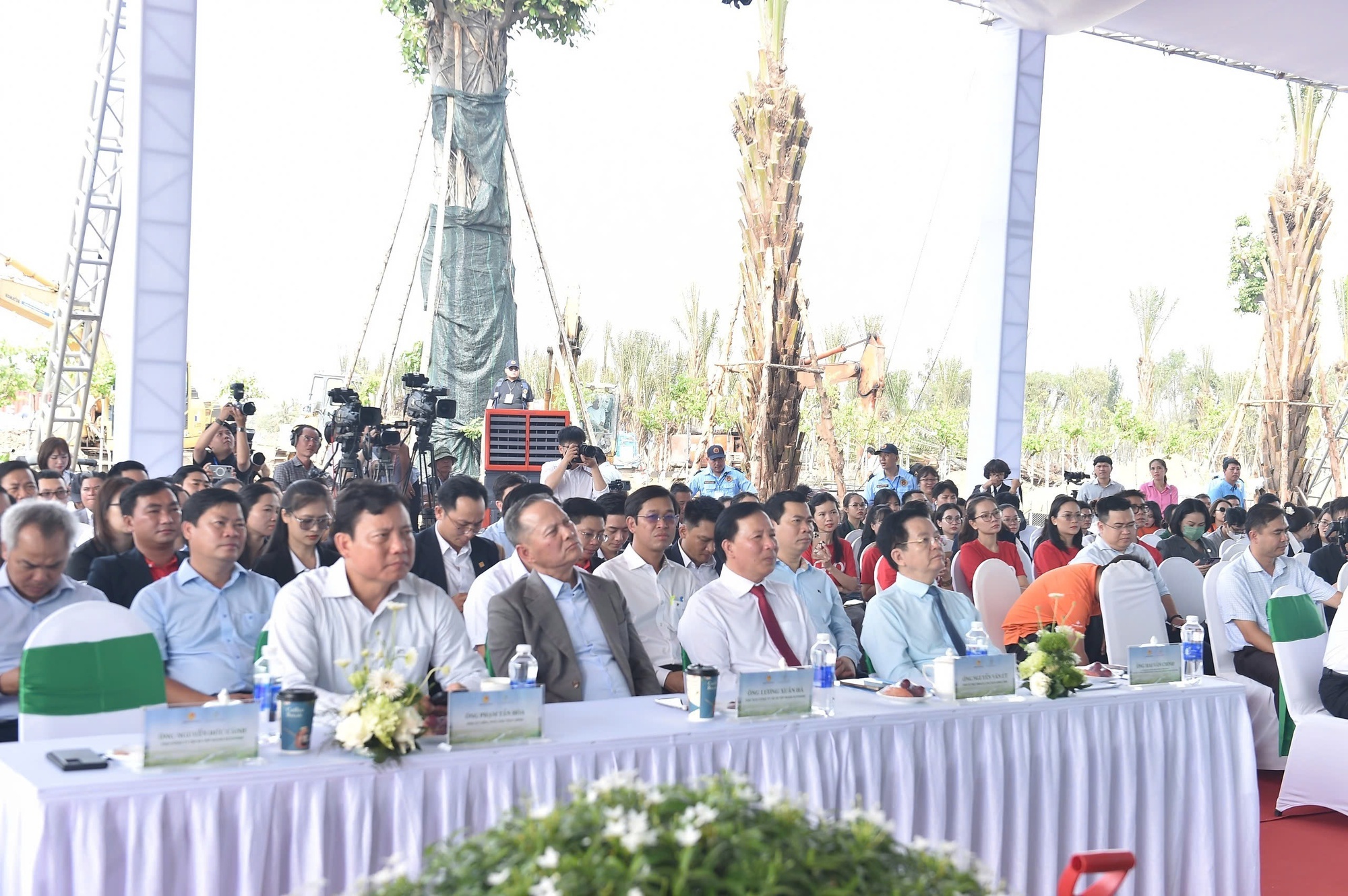 Phó Thủ tướng Mai Văn Chính dự Lễ khởi công dự án Khu đô thị sinh thái, thương mại và du lịch tại xã Thanh Phú, huyện Bến Lức, Long An - Ảnh: VGP/Giang Thanh