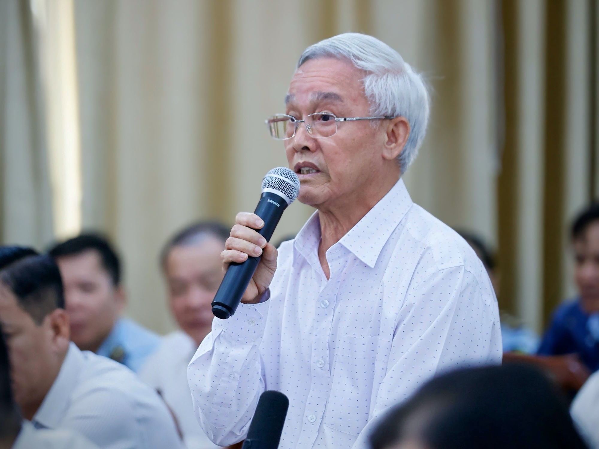 Cử tri Phạm Thái Bình phát biểu tại hội nghị - Ảnh: VGP/Nhật Bắc