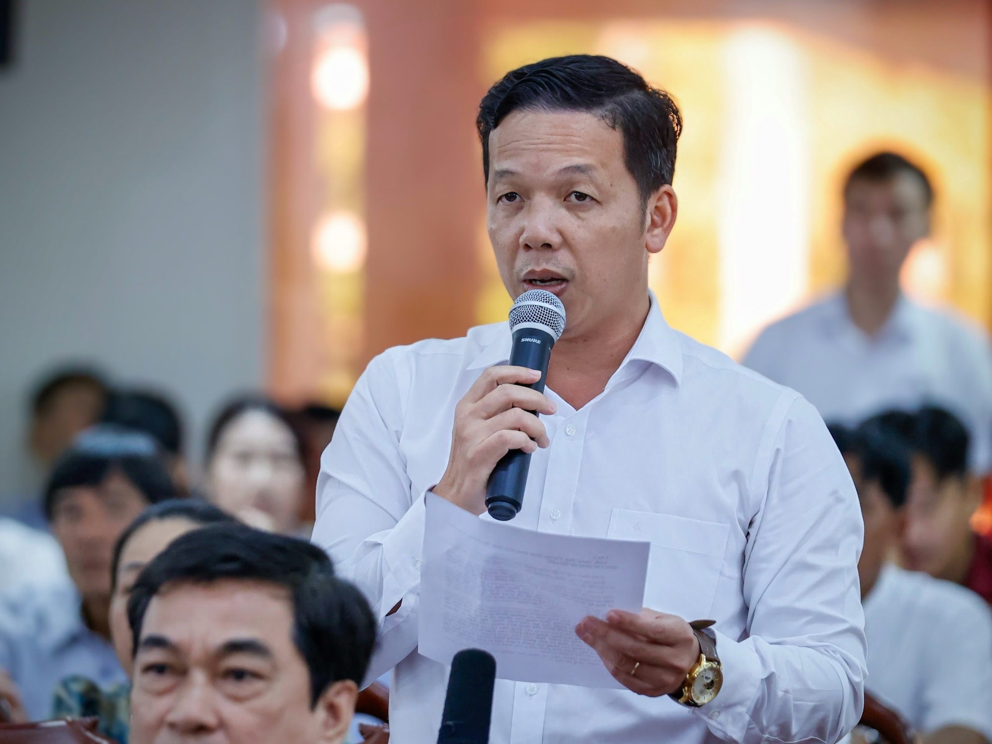 Cử tri phát biểu tại hội nghị - Ảnh: VGP/Nhật Bắc