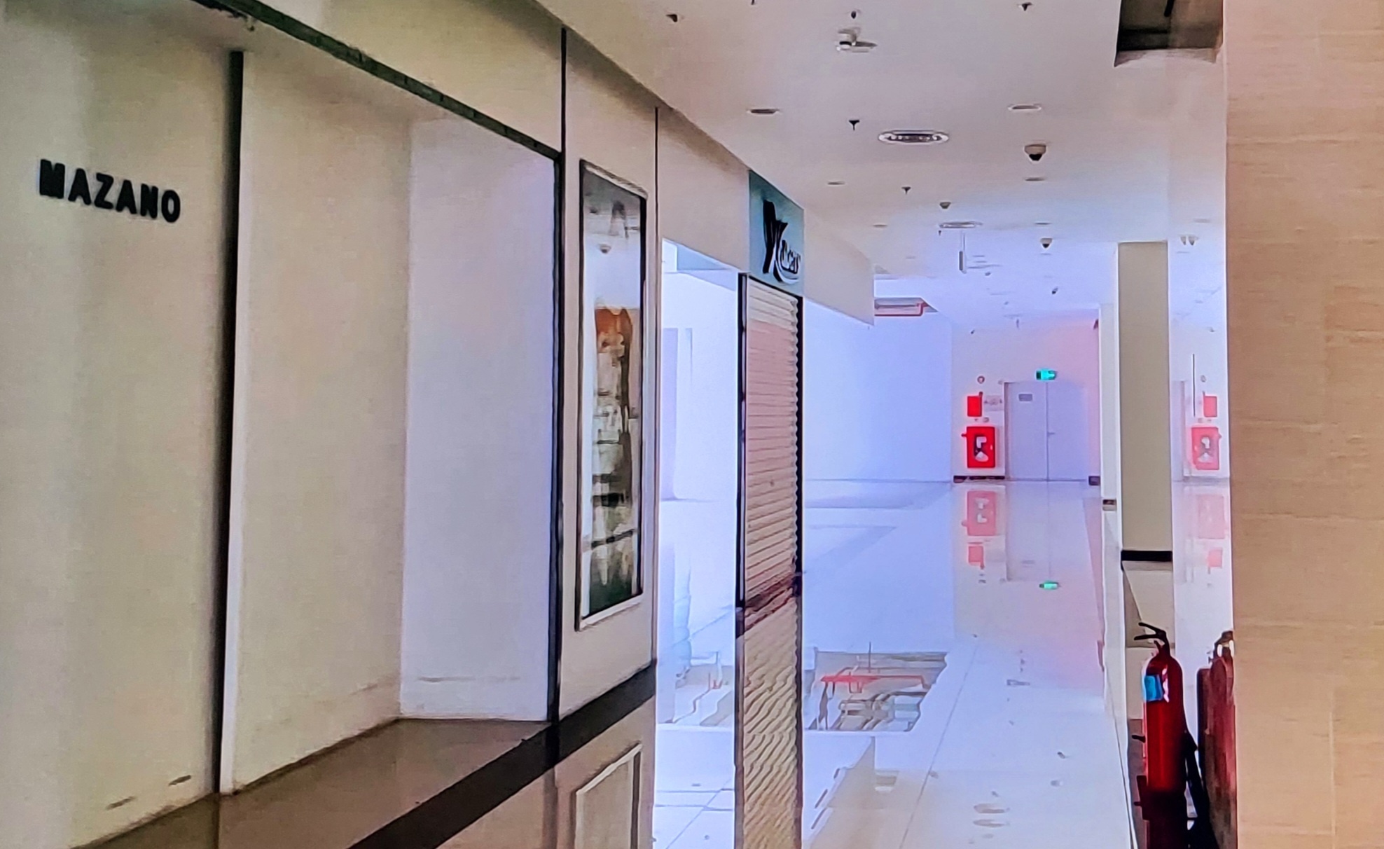 Quang cảnh đìu hiu tại một số Trung tân thương mại