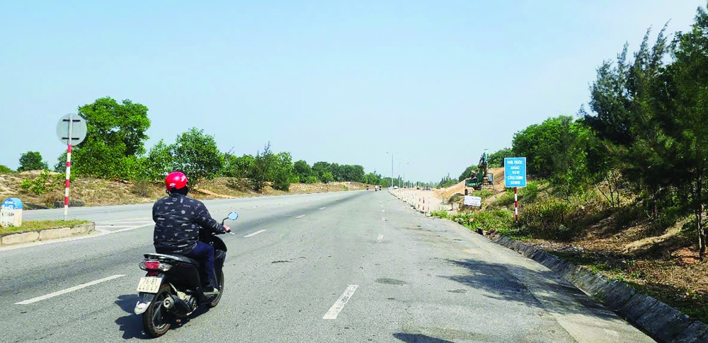 Tuyến đường ven biển, một trong những dự án đầu tư công quan trọng ở Quảng Nam