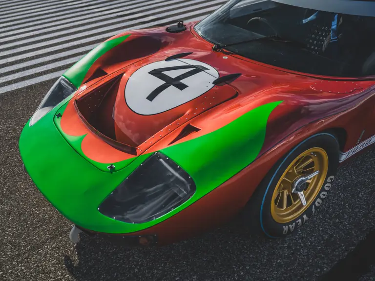 Ford GT40 Mk II 1966: “Tượng đài” đua xe được đấu giá hơn 13 triệu USD Ford GT40 Mk II 1966: “Tượng đài” đua xe được đấu giá hơn 13 triệu USD