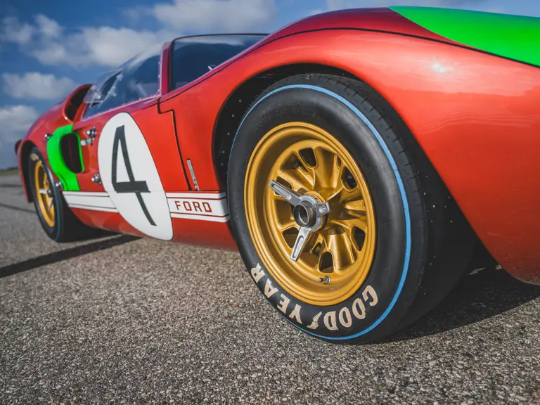 Ford GT40 Mk II 1966: “Tượng đài” đua xe được đấu giá hơn 13 triệu USD Ford GT40 Mk II 1966: “Tượng đài” đua xe được đấu giá hơn 13 triệu USD