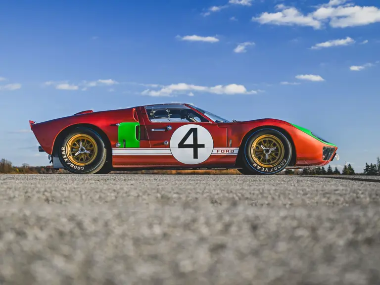 Ford GT40 Mk II 1966: “Tượng đài” đua xe được đấu giá hơn 13 triệu USD Ford GT40 Mk II 1966: “Tượng đài” đua xe được đấu giá hơn 13 triệu USD