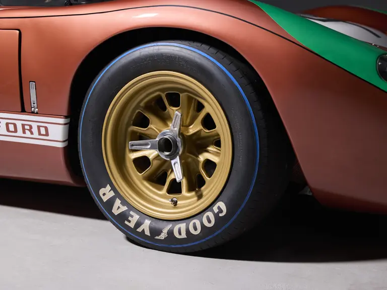 Ford GT40 Mk II 1966: “Tượng đài” đua xe được đấu giá hơn 13 triệu USD Ford GT40 Mk II 1966: “Tượng đài” đua xe được đấu giá hơn 13 triệu USD