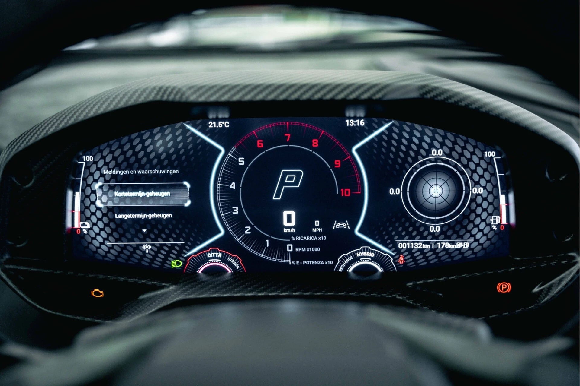 Lamborghini Revuelto mang màu ngoại thất có thể chuyển sắc theo ánh sáng Lamborghini Revuelto mang màu ngoại thất có thể chuyển sắc theo ánh sáng