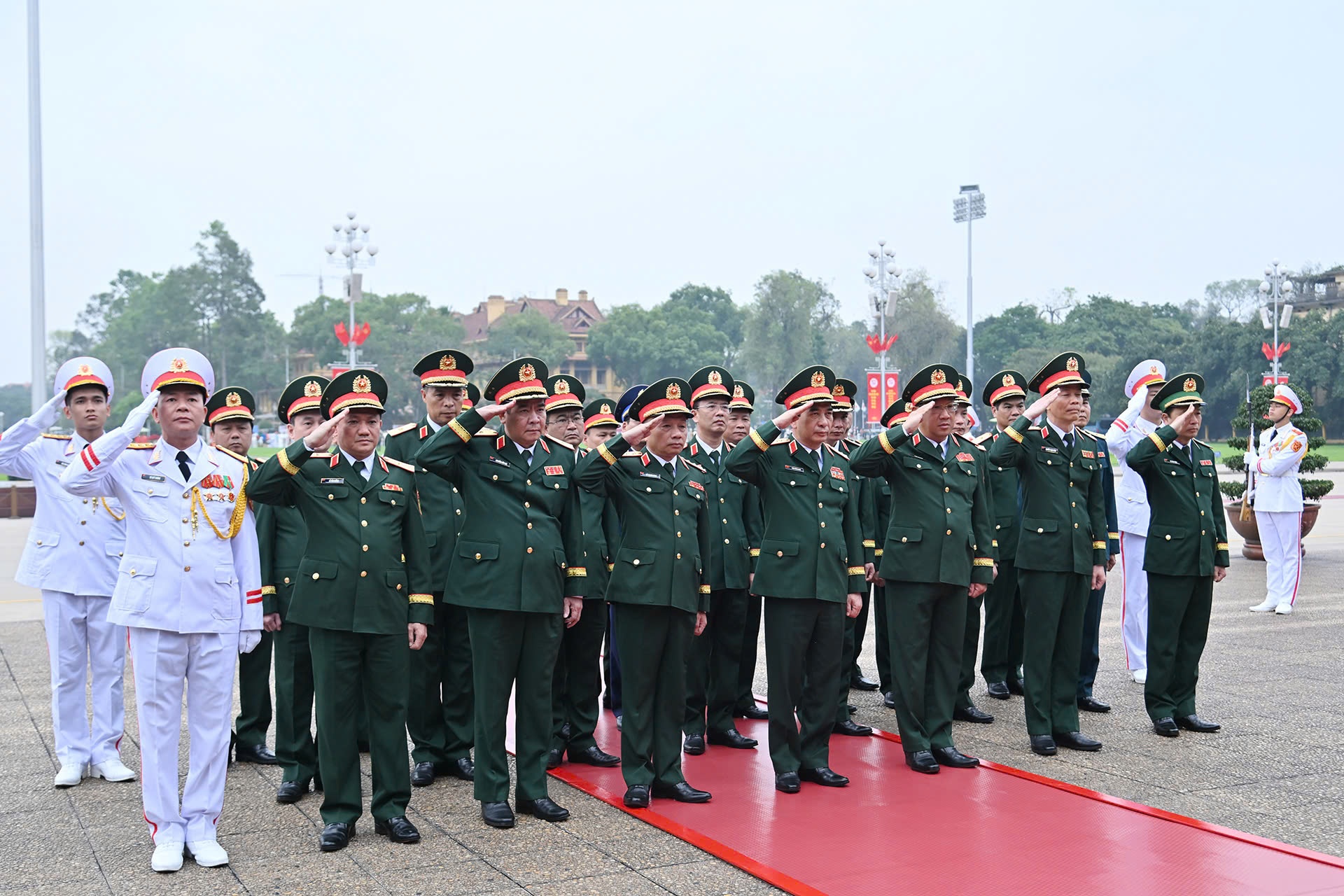 Đoàn đại biểu Quân ủy Trung ương - Bộ Quốc phòng vào Lăng viếng Chủ tịch Hồ Chí Minh - Ảnh: VGP/Nhật Bắc Đoàn đại biểu Quân ủy Trung ương - Bộ Quốc phòng vào Lăng viếng Chủ tịch Hồ Chí Minh - Ảnh: VGP/Nhật Bắc