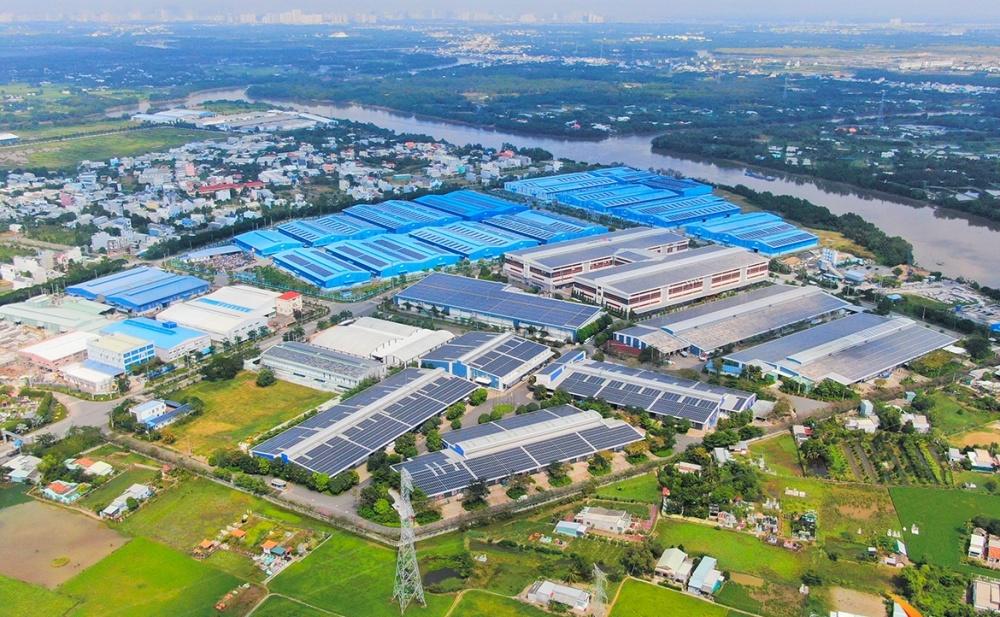 từ năm 2020 đến 2024, giá thuê đất khu công nghiệp đã tăng 35% ở miền Bắc và 67% ở miền Nam, trong khi tỷ lệ lấp đầy duy trì mức cao, đạt 81-83% ở miền Bắc và tới 92% ở miền Nam từ năm 2020 đến 2024, giá thuê đất khu công nghiệp đã tăng 35% ở miền Bắc và 67% ở miền Nam, trong khi tỷ lệ lấp đầy duy trì mức cao, đạt 81-83% ở miền Bắc và tới 92% ở miền Nam