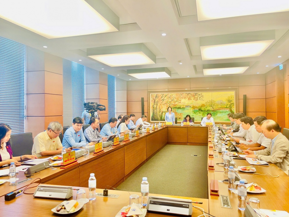 Quang cảnh phiên họp tổ chiều 6/6 Đoàn Hà Nội