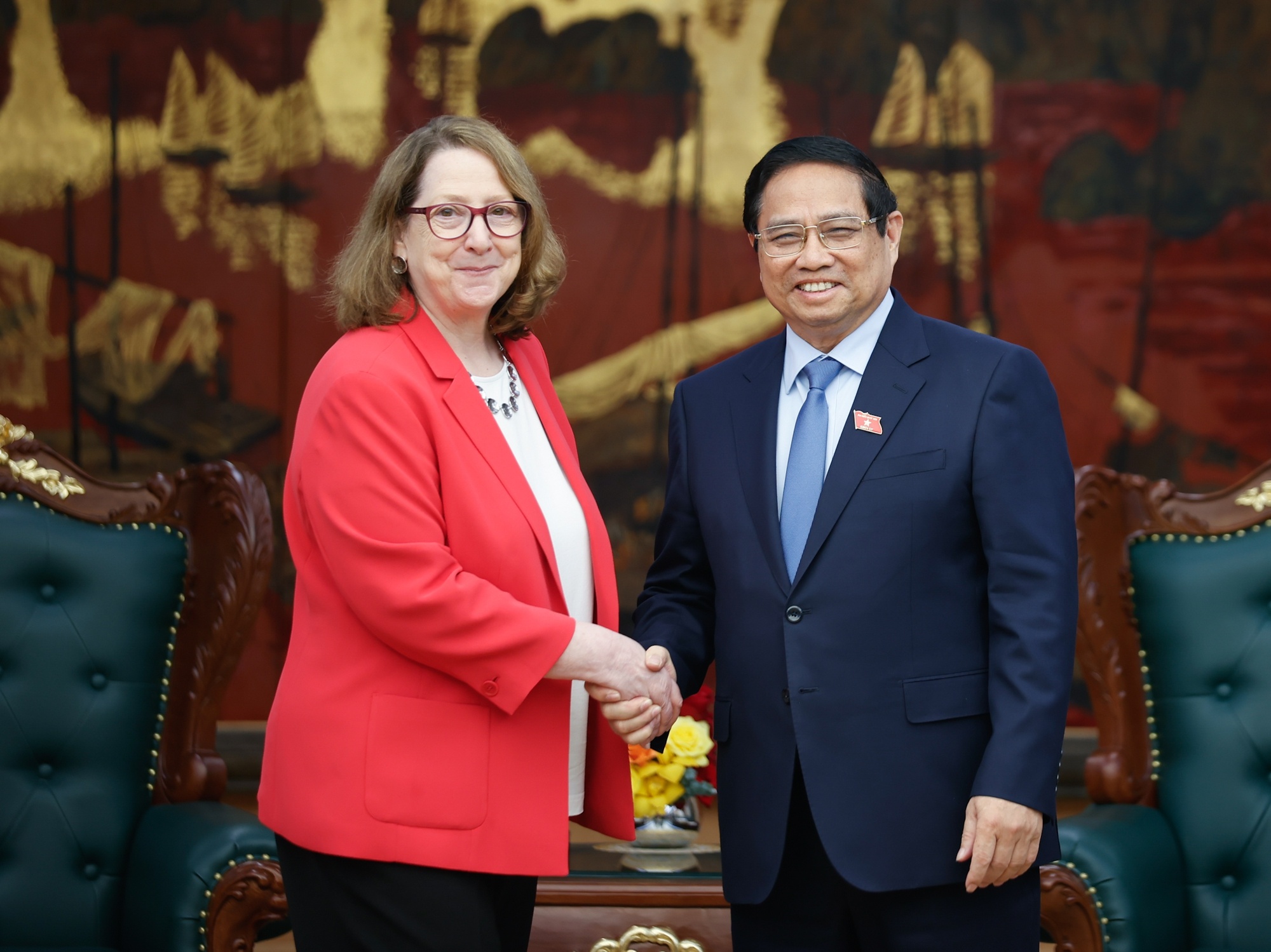 Thủ tướng Phạm Minh Chính và Chủ tịch USCC Reva Price - Ảnh: VGP/Nhật Bắc