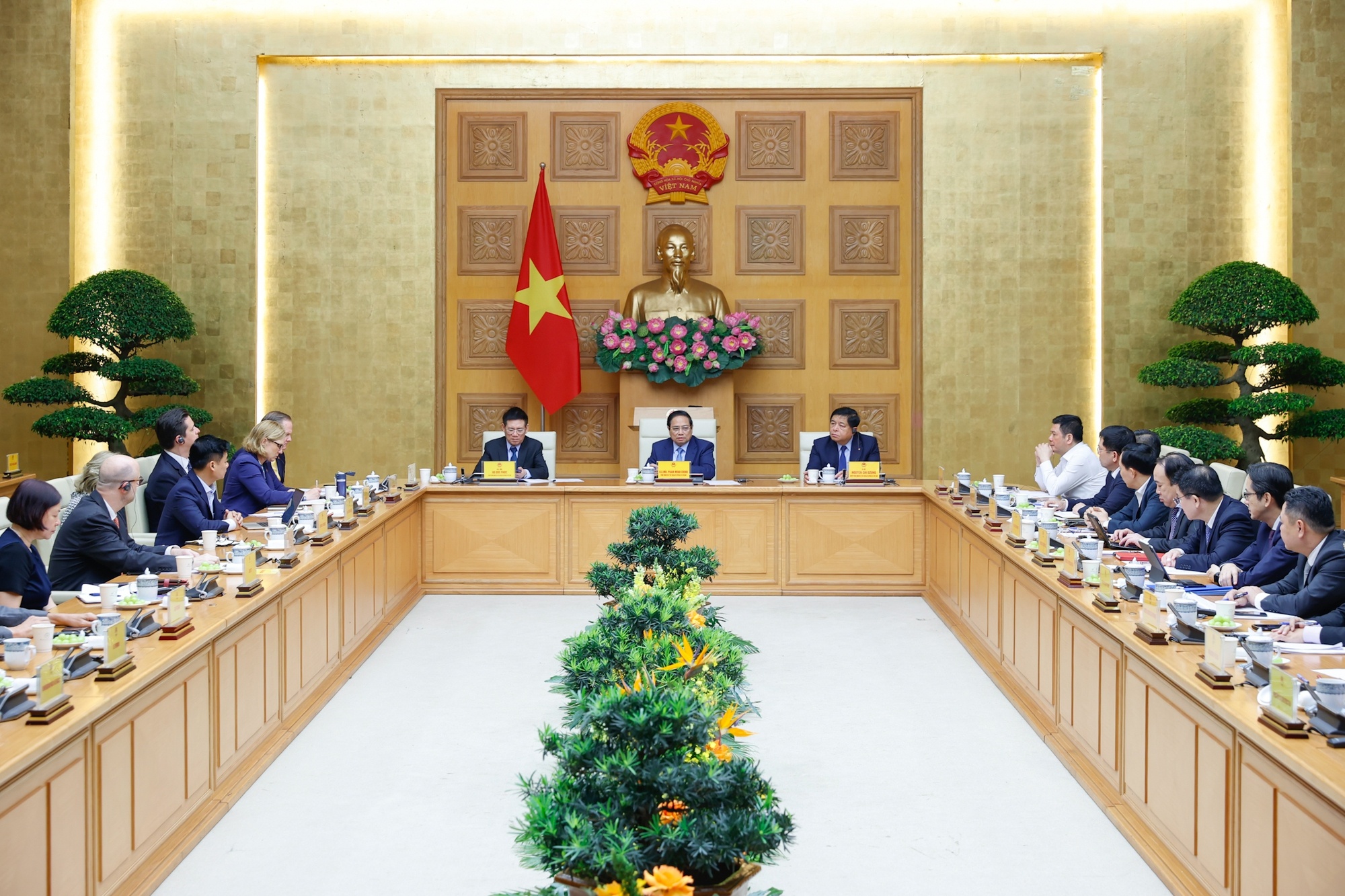 Cuộc làm việc nhằm lắng nghe, giải quyết các vướng mắc, đề xuất giải pháp thúc đẩy hợp tác đầu tư, kinh doanh Việt Nam - Hoa Kỳ - Ảnh: VGP/Nhật Bắc