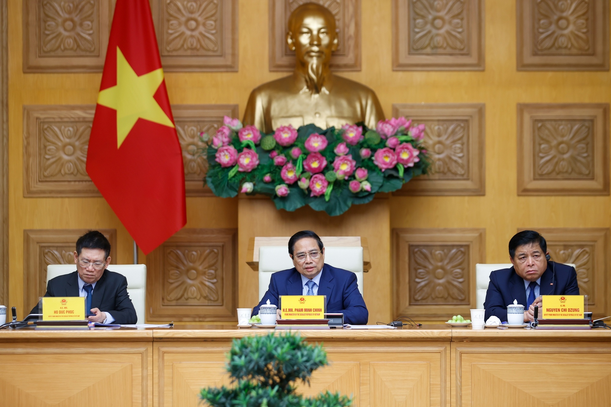 Thủ tướng và các Phó Thủ tướng Chính phủ: Hồ Đức Phớc, Nguyễn Chí Dũng dự cuộc làm việc - Ảnh: VGP/Nhật Bắc