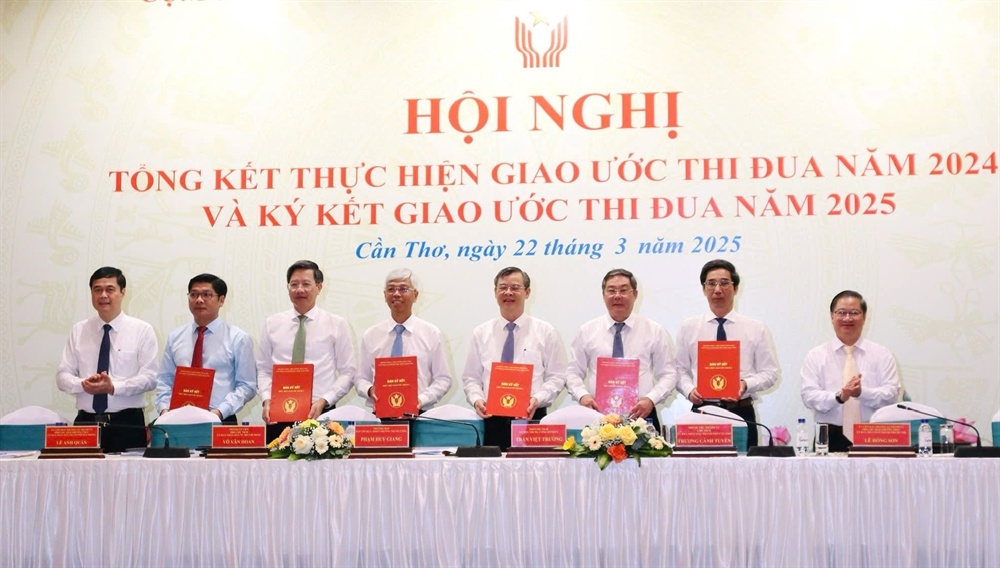 Lãnh đạo các thành phố thuộc Cụm thi đua các thành phố trực thuộc Trung ương ký kết giao giao ước thi đua năm 2025