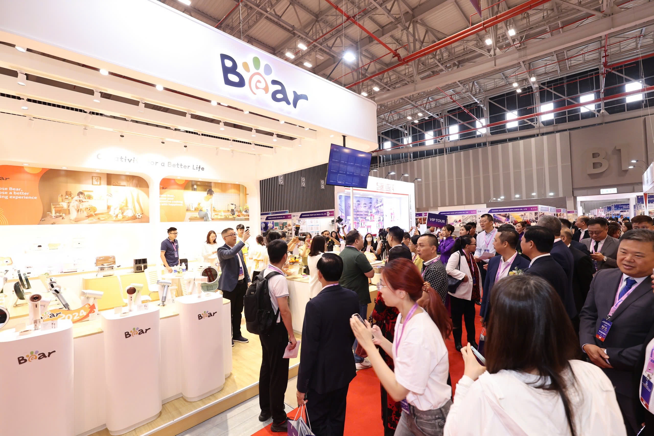 IEAE 2025 quy tụ những sản phẩm tiên tiến, giải pháp sản xuất đột phá và các thương hiệu hàng đầu