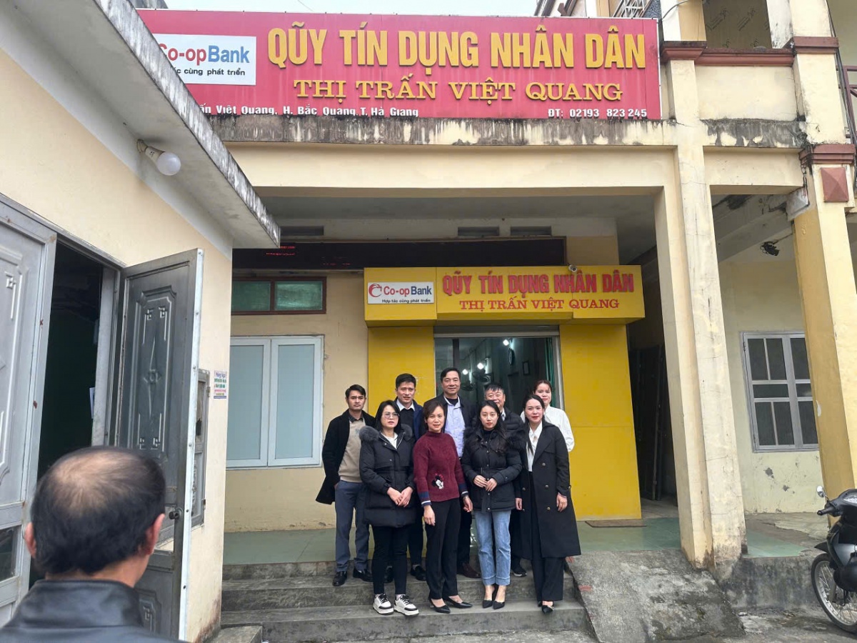 Thông báo về việc sửa đổi, bổ sung Giấy phép hoạt động Quỹ tín dụng nhân dân thị trấn Việt Quang