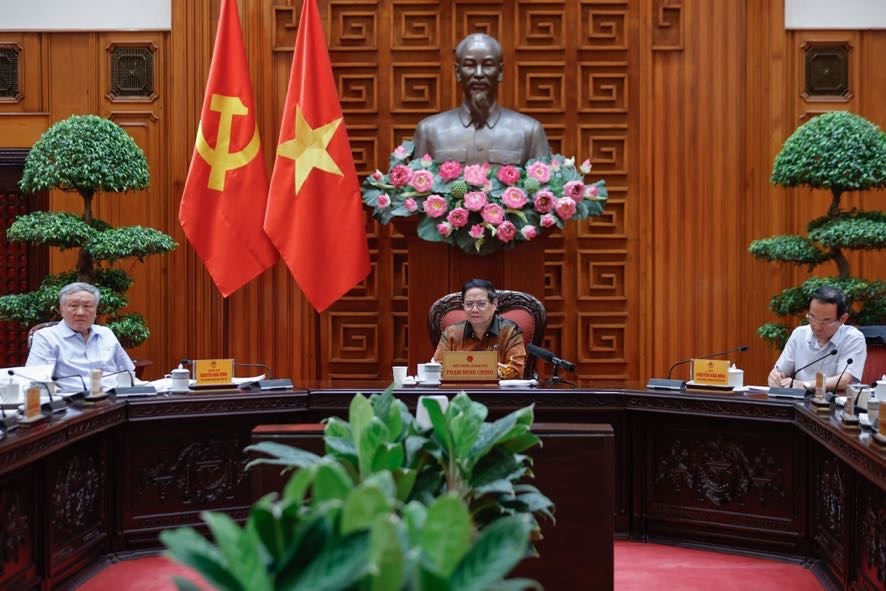 Để đạt mục tiêu đề ra trong xây dựng trung tâm tài chính quốc tế môi trường pháp lý phải cạnh tranh, minh bạch, tiến bộ, thông thoáng; hạ tầng phải hiện đại, tiên tiến, thông suốt; nhân lực phải chuyên nghiệp, chất lượng cao; quản trị phải thông minh, hiện đại, phù hợp - Ảnh: VGP/Nhật Bắc Để đạt mục tiêu đề ra trong xây dựng trung tâm tài chính quốc tế môi trường pháp lý phải cạnh tranh, minh bạch, tiến bộ, thông thoáng; hạ tầng phải hiện đại, tiên tiến, thông suốt; nhân lực phải chuyên nghiệp, chất lượng cao; quản trị phải thông minh, hiệ