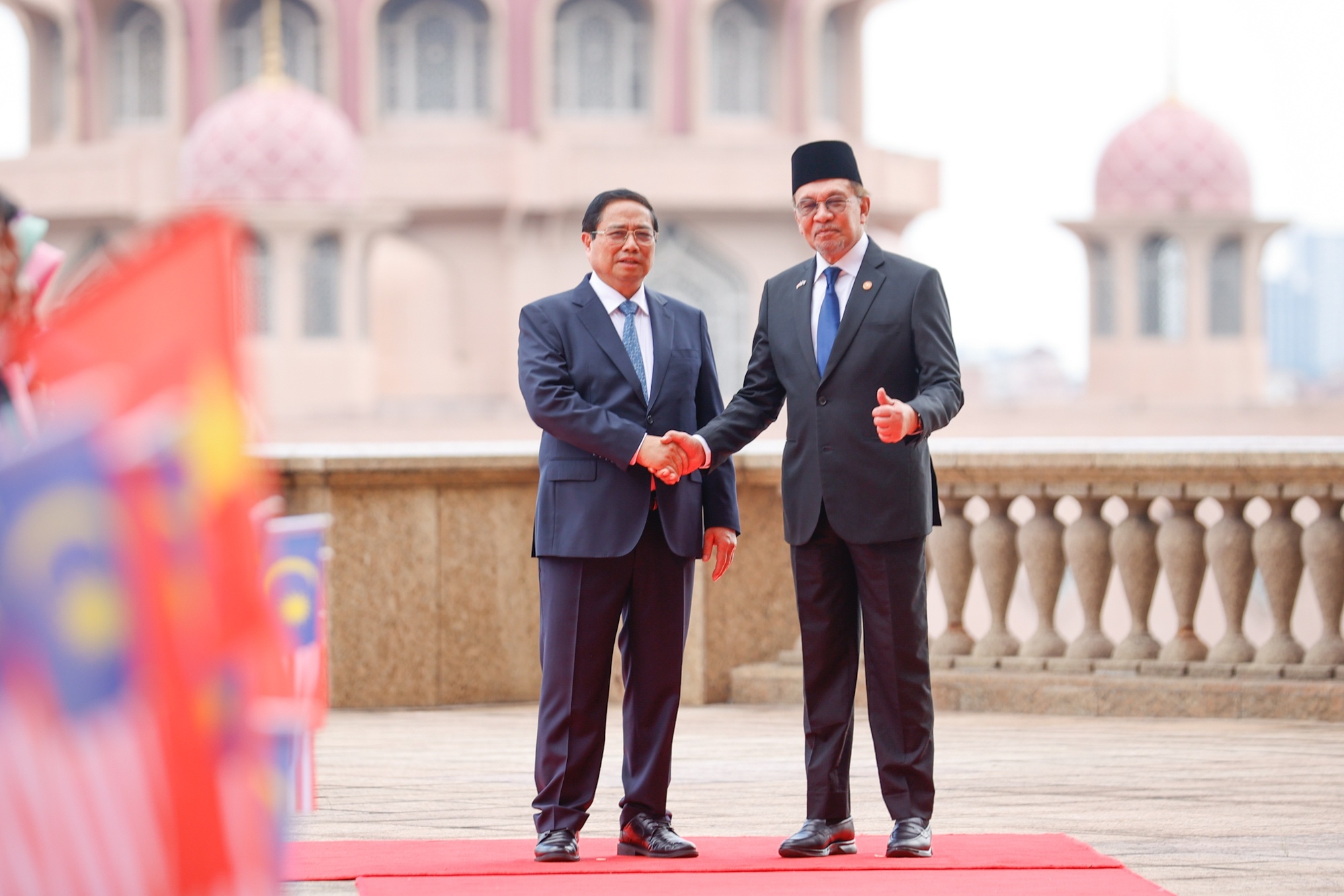 Trải qua hơn nửa thế kỷ, quan hệ Việt Nam và Malaysia ngày càng phát triển tích cực, tốt đẹp trên mọi lĩnh vực, đặc biệt là từ khi nâng cấp lên thành quan hệ Đối tác Chiến lược vào tháng 8/2015 và trở thành Đối tác Chiến lược toàn diện của nhau vào tháng 