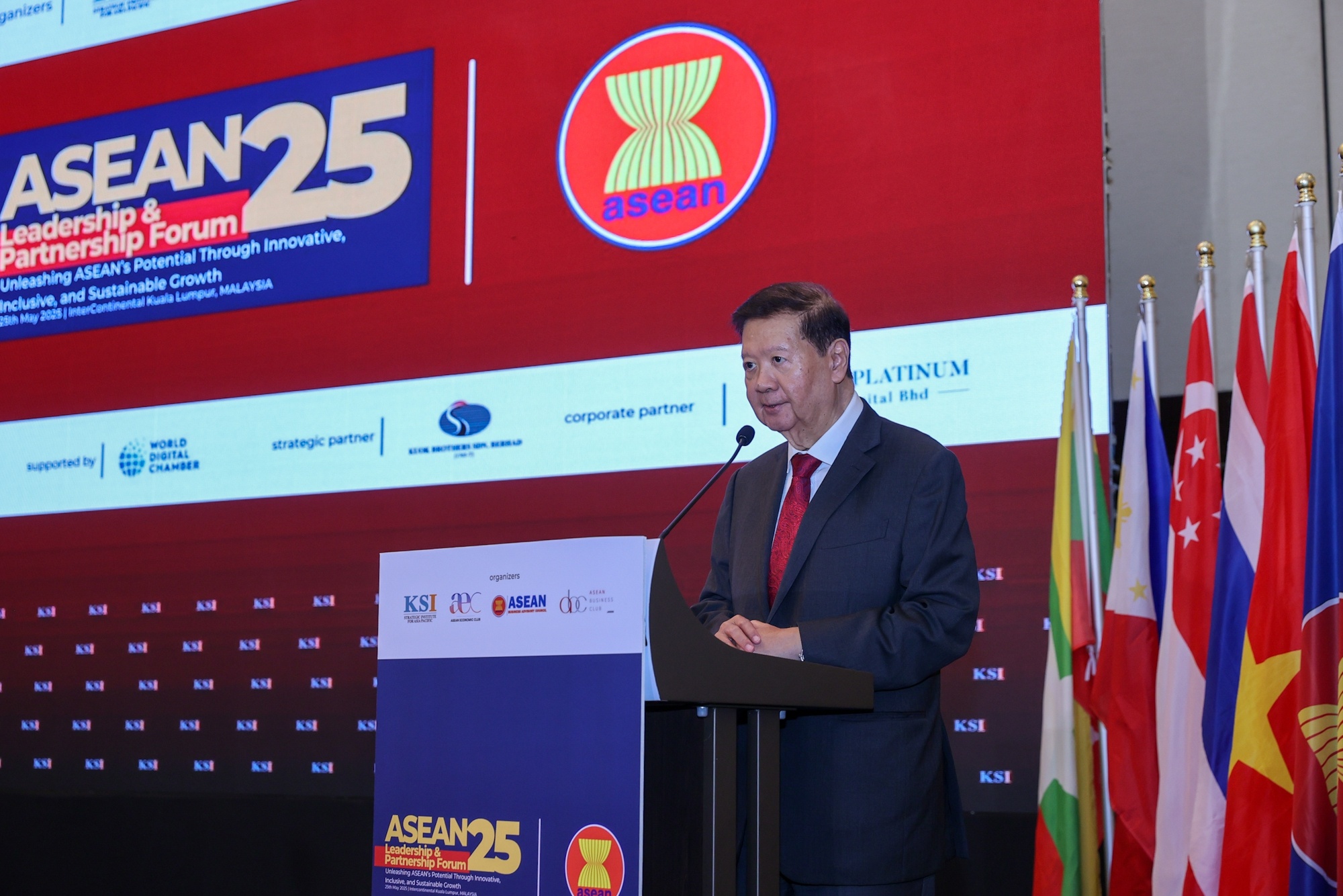 Chủ tịch KSI, ông Michael Yeoh đánh giá Việt Nam đang là nền tăng trưởng nhanh nhất và là một ngôi sao sáng của ASEAN - Ảnh: VGP/Nhật Bắc