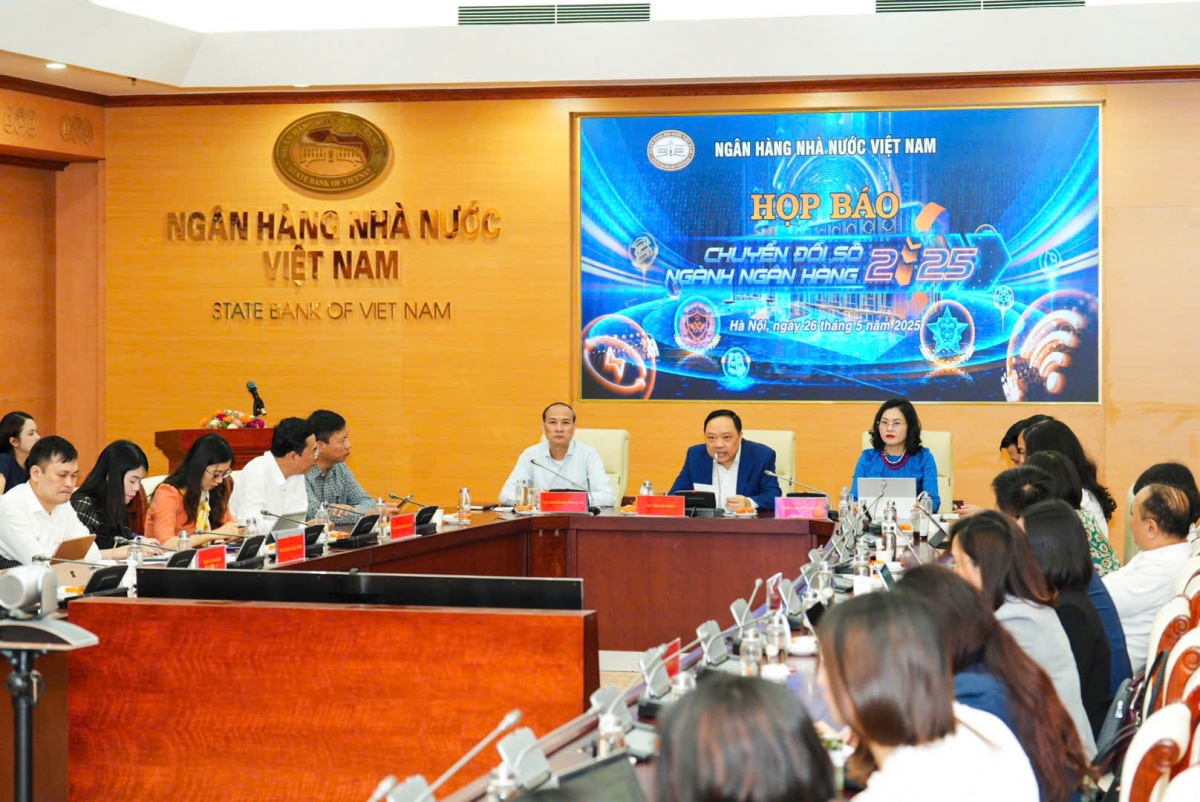 Lấy người dân và doanh nghiệp làm trung tâm chuyển đổi số ngành Ngân hàng