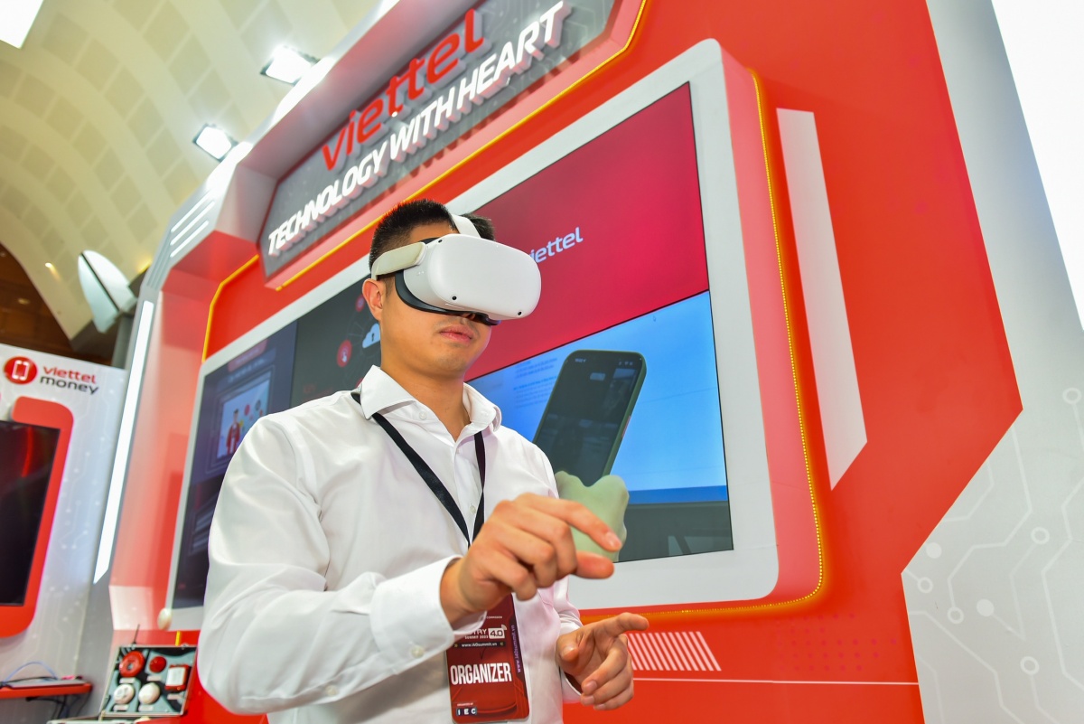 Ngành Ngân hàng kiến tạo trải nghiệm số: Khách hàng là trung tâm