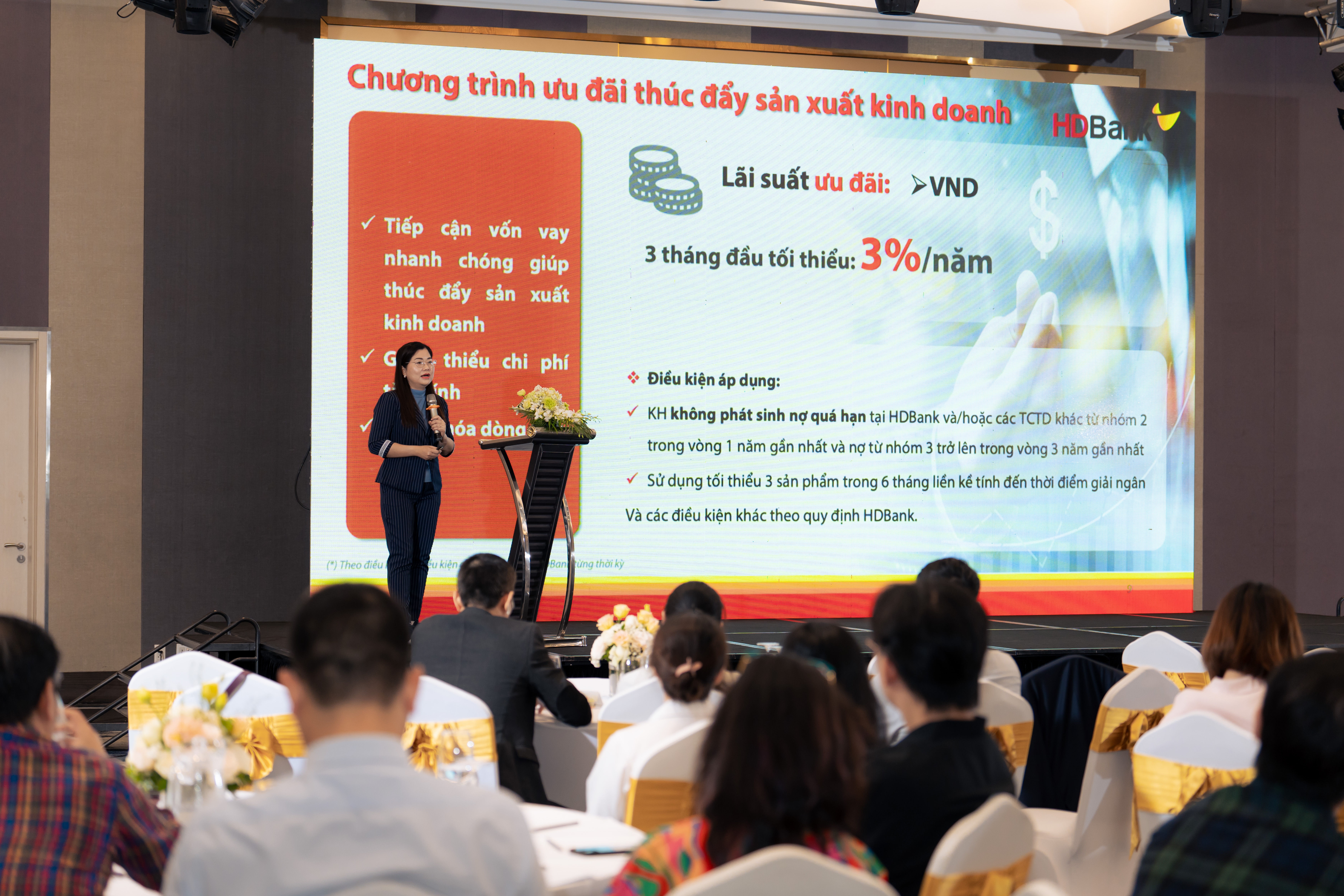 HDBank luôn có những giải pháp tài chính chuyên biệt đồng hành cùng các doanh nghiệp xuất nhập khẩu, bên cạnh vai trò tư vấn và kết nối HDBank luôn có những giải pháp tài chính chuyên biệt đồng hành cùng các doanh nghiệp xuất nhập khẩu, bên cạnh vai trò tư vấn và kết nối