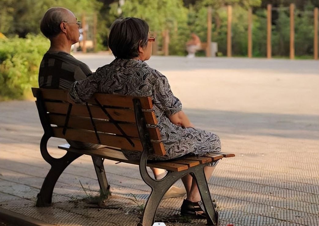 Thời điểm vàng để cắt giảm rượu và bảo vệ trí óc khi về già Thời điểm vàng để cắt giảm rượu và bảo vệ trí óc khi về già