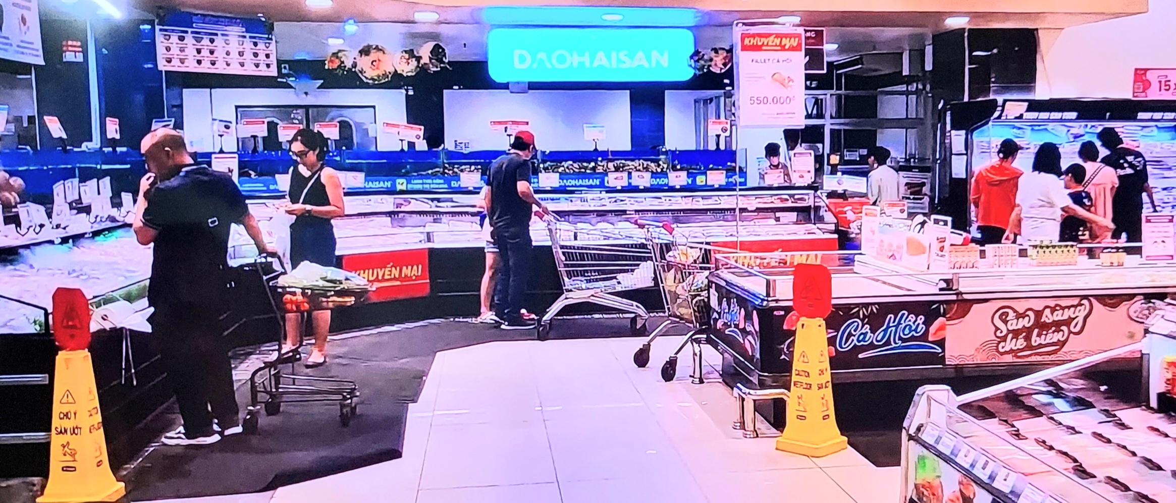 điều cốt lõi là phải duy trì và nâng cấp hệ thống chuỗi cung ứng hàng hóa nội địa từ khâu sản xuất, lưu trữ đến kênh phân phối sản phẩm. điều cốt lõi là phải duy trì và nâng cấp hệ thống chuỗi cung ứng hàng hóa nội địa từ khâu sản xuất, lưu trữ đến kênh phân phối sản phẩm.