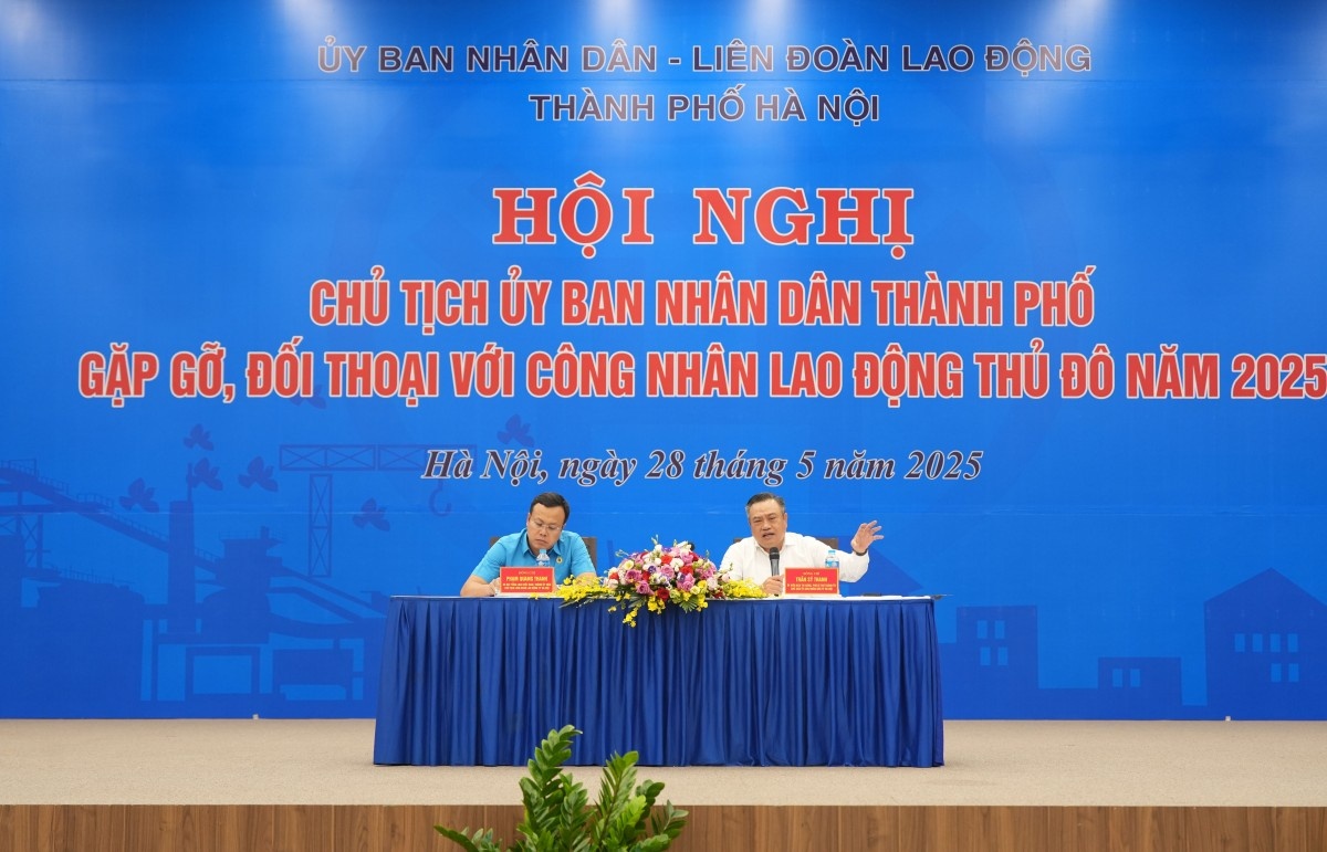 Lãnh đạo UBND - LĐLĐ Thành phố chủ trì Hội nghị trao đổi, giải đáp. Lãnh đạo UBND - LĐLĐ Thành phố chủ trì Hội nghị trao đổi, giải đáp.