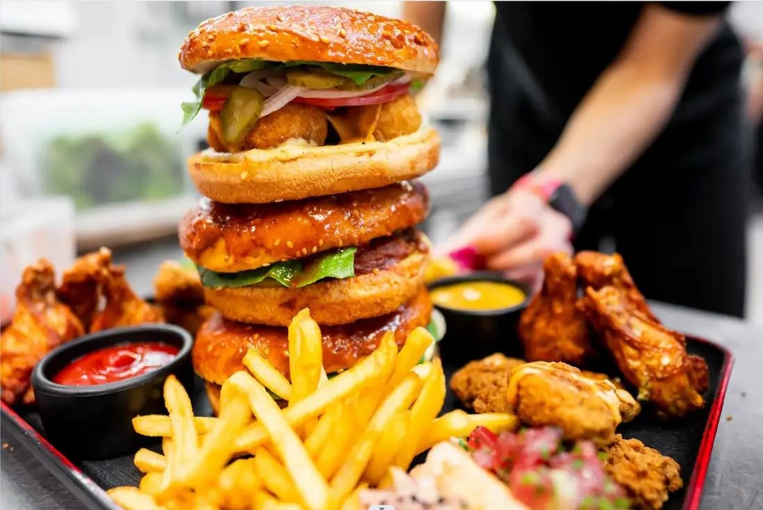 Tâm trạng bất ổn có thể bắt đầu từ... bữa ăn siêu chế biến Tâm trạng bất ổn có thể bắt đầu từ... bữa ăn siêu chế biến