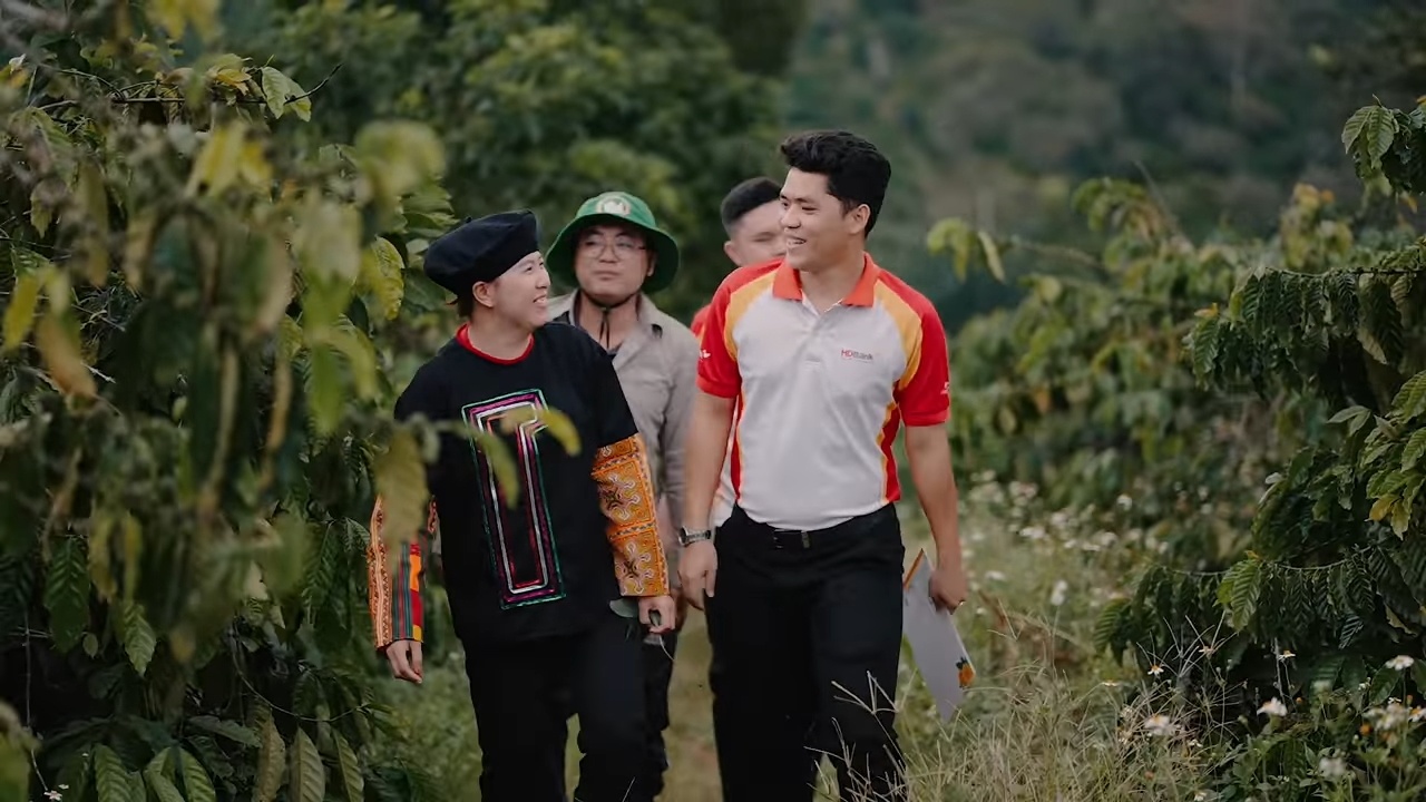 HDBank mang tài chính bền vững đến gần hơn với cộng đồng, góp phần lan tỏa giá trị sống hài hoà, thân thiện