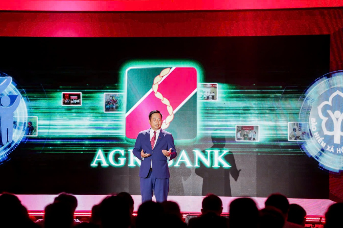 Phó Tổng Giám đốc Hoàng Minh Ngọc báo cáo tại Hội nghị