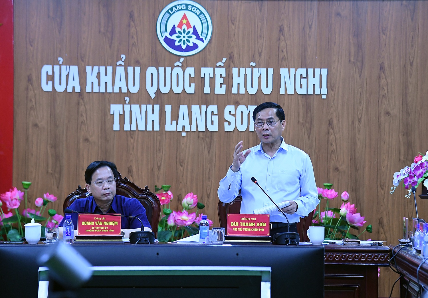 Phó Thủ tướng Bùi Thanh Sơn làm việc với tỉnh Lạng Sơn về chống buôn lậu, gian lận thương mại và hàng giả chiều 30/5 - Ảnh: VGP/Hải Minh