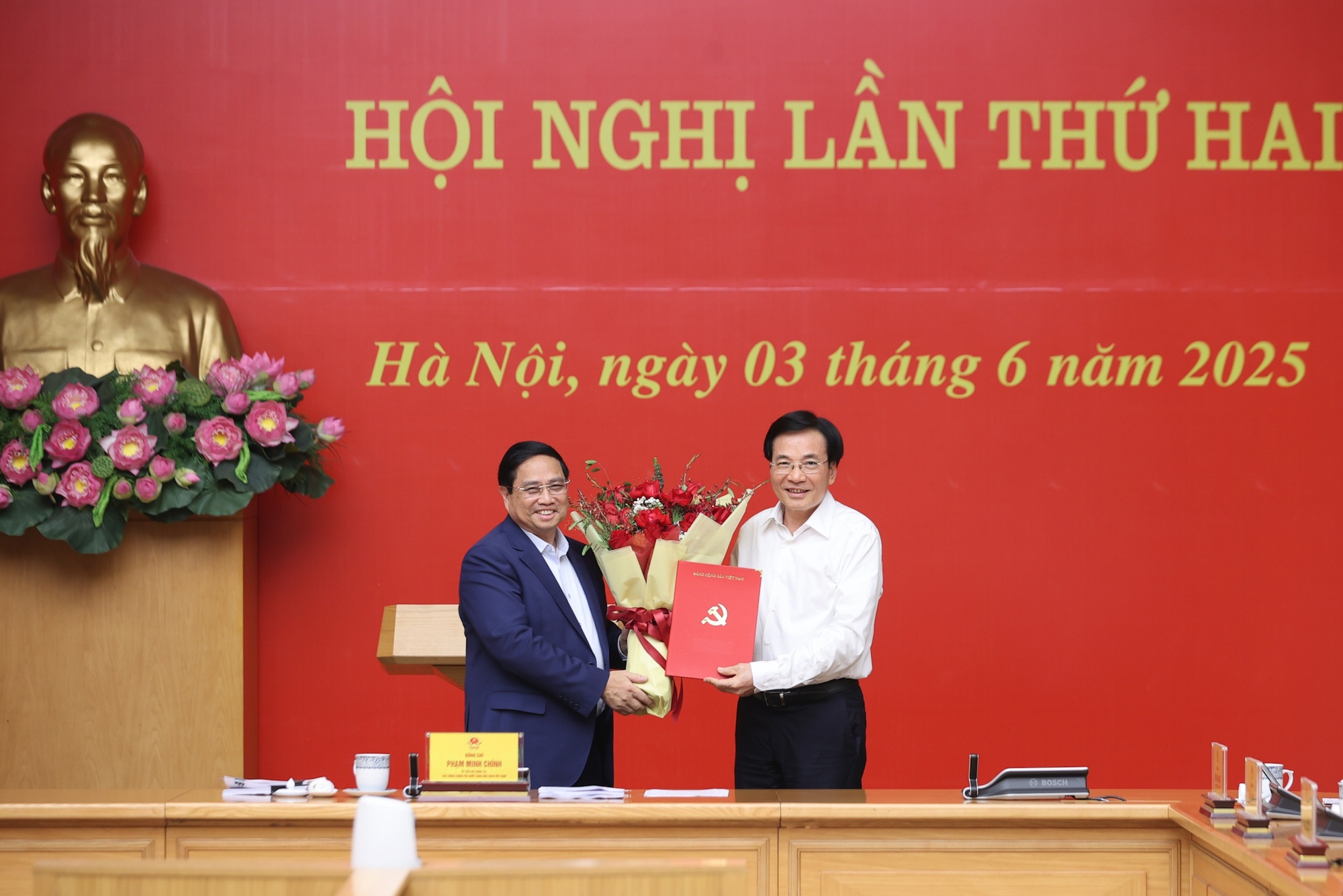 Thủ tướng: Xác định mục tiêu tăng trưởng 2 con số, phát triển nhanh, xanh, bền vững Thủ tướng: Xác định mục tiêu tăng trưởng 2 con số, phát triển nhanh, xanh, bền vững