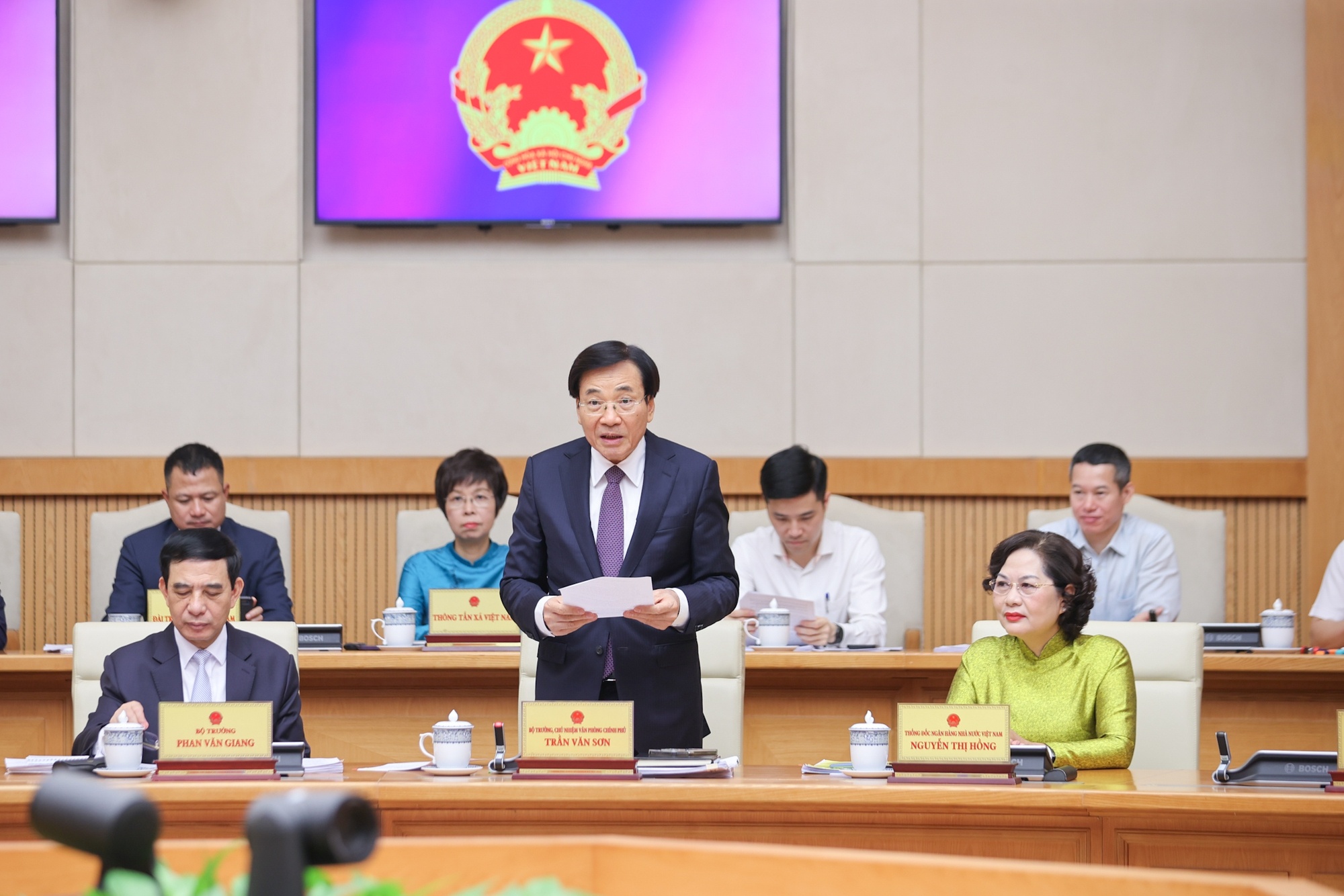 Bộ trưởng, Chủ nhiệm Văn phòng chính phủ Trần Văn Sơn phát biểu tại phiên họp - Ảnh: VGP/Nhật Bắc Bộ trưởng, Chủ nhiệm Văn phòng chính phủ Trần Văn Sơn phát biểu tại phiên họp - Ảnh: VGP/Nhật Bắc