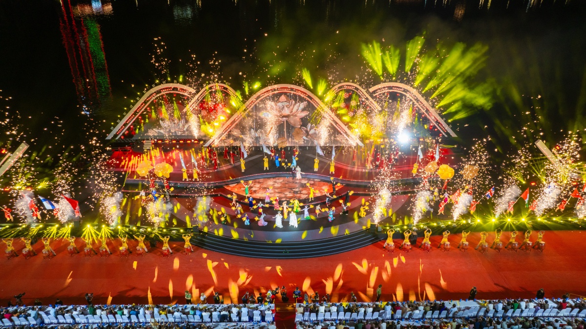Dàn nghệ sĩ hàng đầu Việt Nam hội tụ tại Lễ hội pháo hoa quốc tế Đà Nẵng 2025