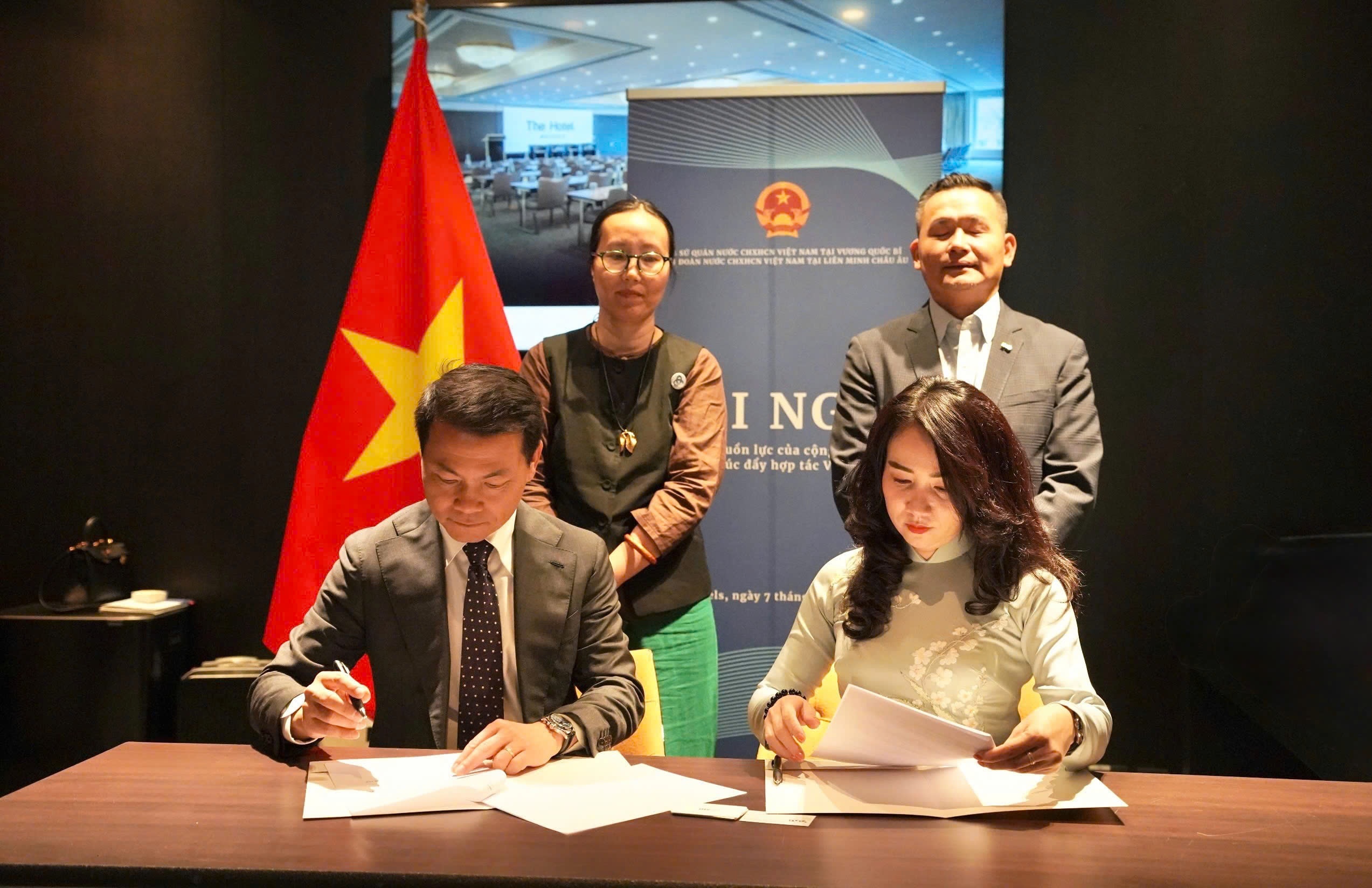 MB đã ký kết Biên bản ghi nhớ hợp tác với ba tổ chức tiêu biểu của cộng đồng doanh nhân Việt tại châu Âu 