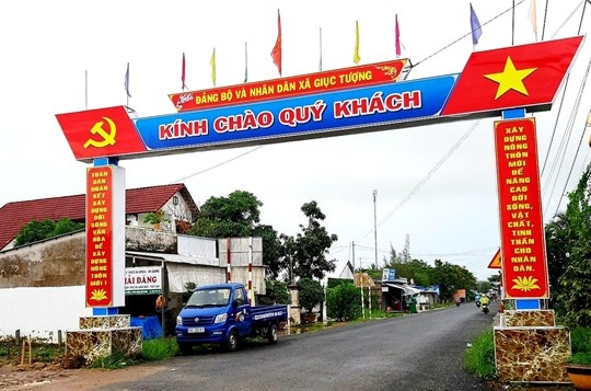 Cổng chào xã nông thôn mới Giục Tượng (huyện Châu Thành, tỉnh Kiên Giang)