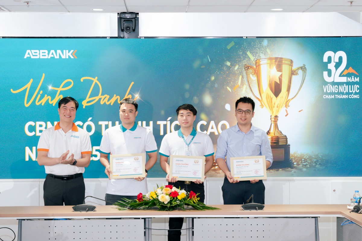 32 năm đồng hành - ABBANK tri ân khách hàng