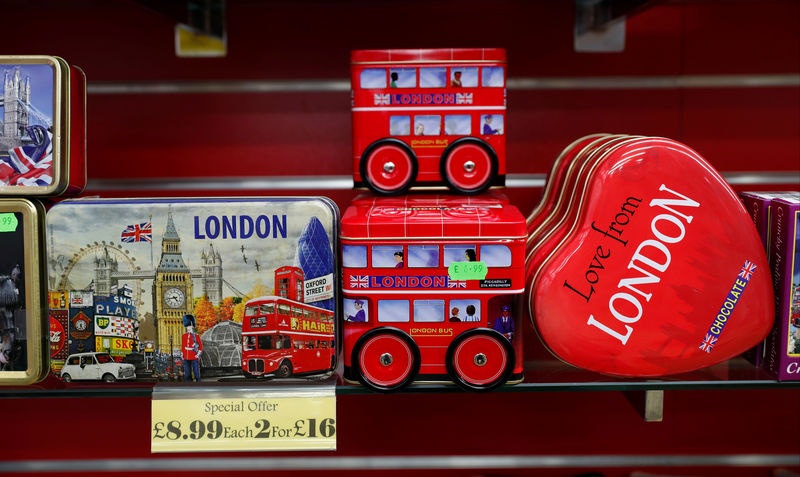 Kinh tế Anh sụt giảm mạnh trong tháng 4 do tác động từ thuế quan