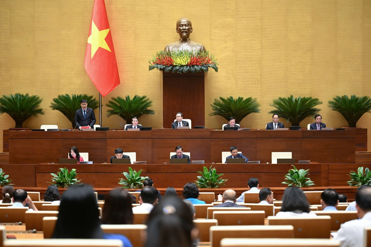 Quốc hội thông qua Nghị quyết Kỳ họp thứ 9: Đột phá từ tái cấu trúc chính quyền và hoàn thiện thể chế Quốc hội thông qua Nghị quyết Kỳ họp thứ 9: Đột phá từ tái cấu trúc chính quyền và hoàn thiện thể chế