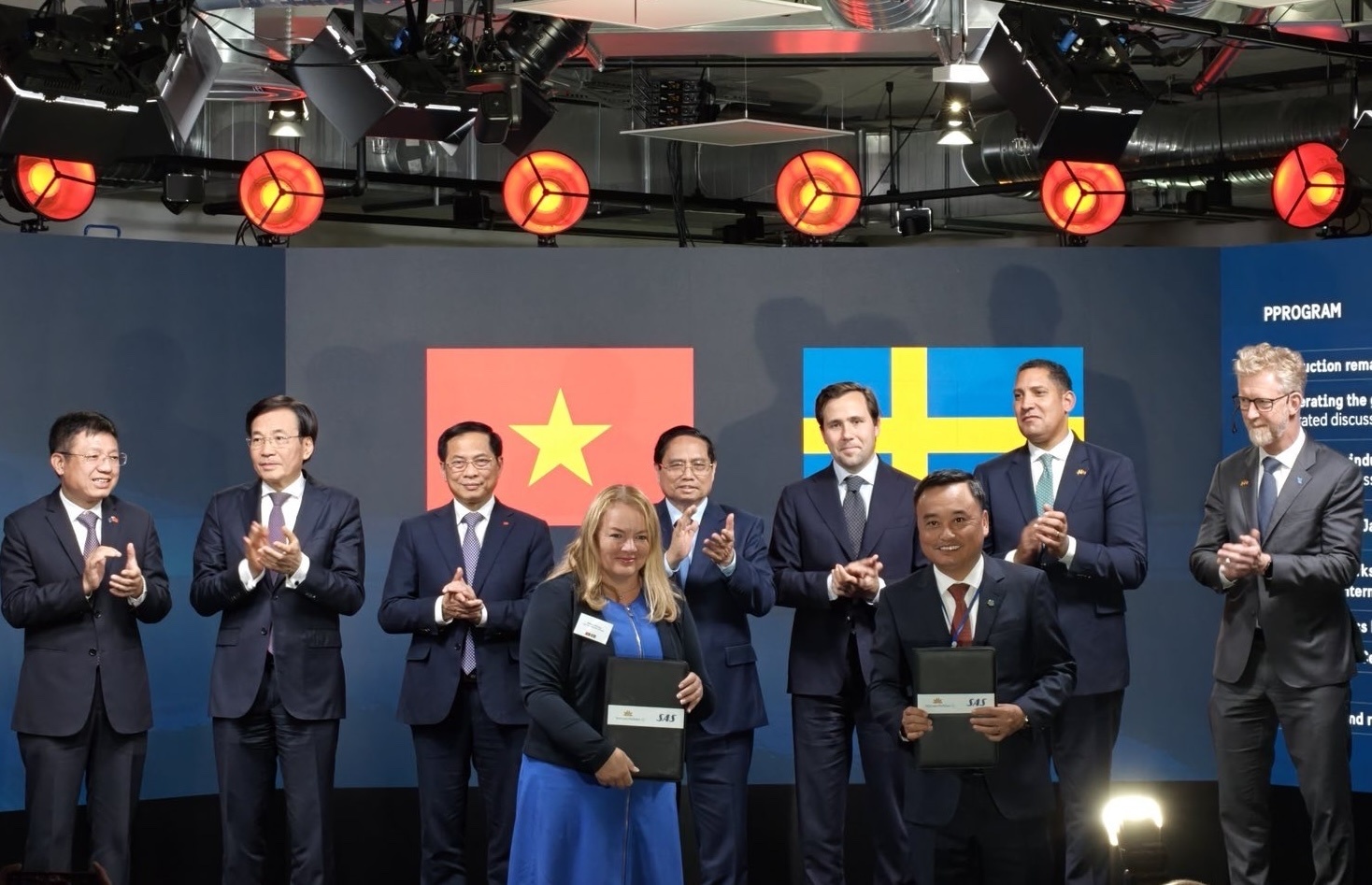 là bước tiến quan trọng trong việc thúc đẩy quan hệ kinh tế, thương mại và giao lưu văn hóa giữa Việt Nam và khu vực Scandinavia là bước tiến quan trọng trong việc thúc đẩy quan hệ kinh tế, thương mại và giao lưu văn hóa giữa Việt Nam và khu vực Scandinavia