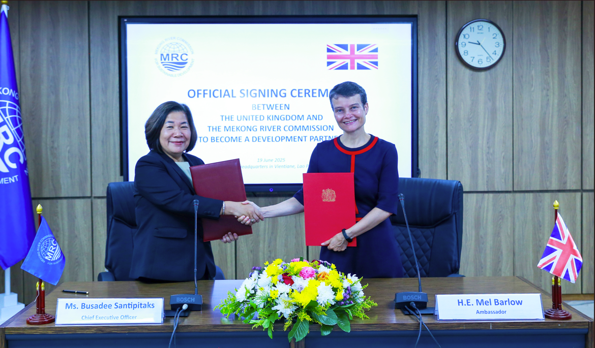 Lễ ký kết diễn ra tại Vientiane (Lào) Lễ ký kết diễn ra tại Vientiane (Lào)