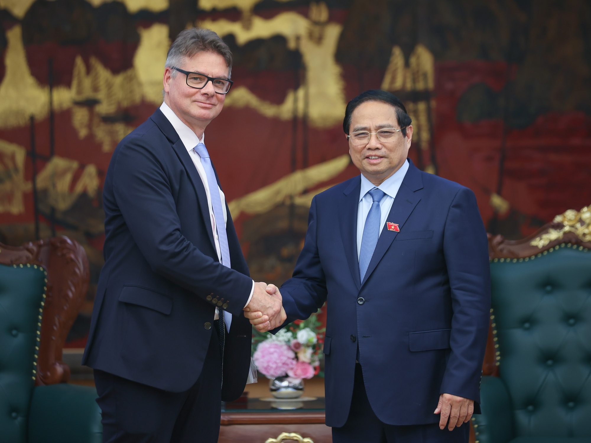 Thủ tướng Phạm Minh Chính tiếp ông Antoine Colin - Ảnh: VGP/Nhật Bắc