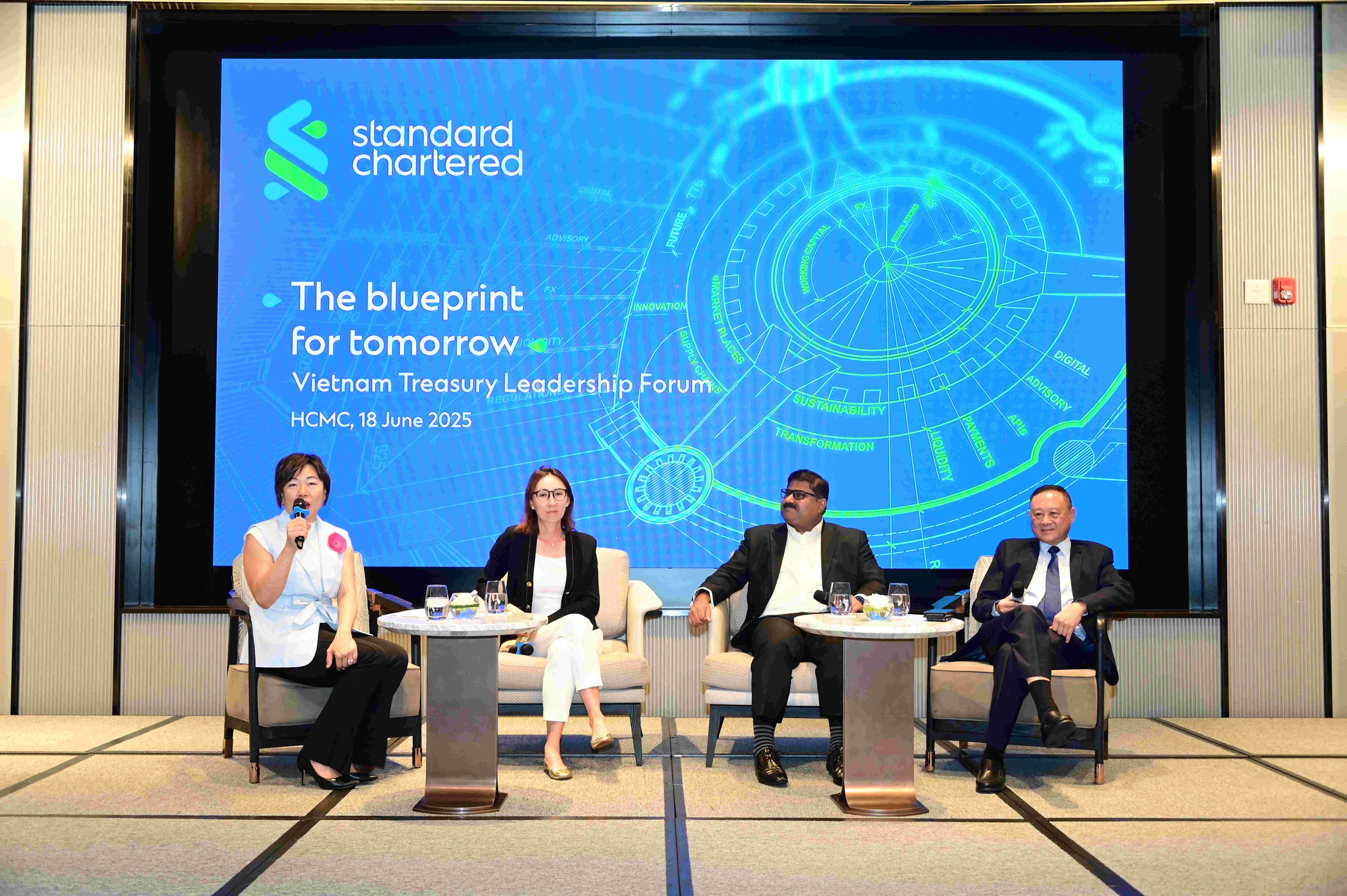 Các chuyên gia thảo luận về phát triển bền vững trong lĩnh vực quản trị nguồn vốn