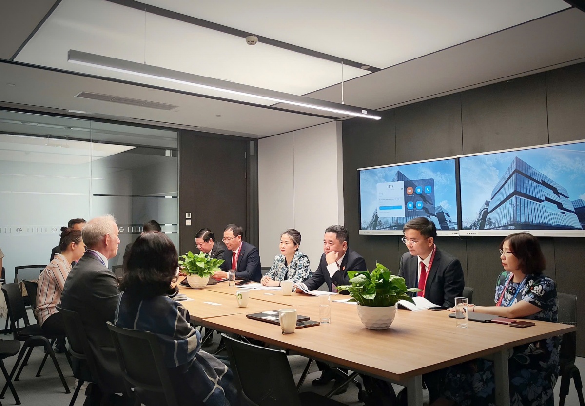 Phó Thống đốc Nguyễn Ngọc Cảnh tham dự cuộc họp Hội đồng Thống đốc AIIB bầu Chủ tịch AIIB nhiệm kỳ 2026-2031 và các cuộc họp song phương Phó Thống đốc Nguyễn Ngọc Cảnh tham dự cuộc họp Hội đồng Thống đốc AIIB bầu Chủ tịch AIIB nhiệm kỳ 2026-2031 và các cuộc họp song phương