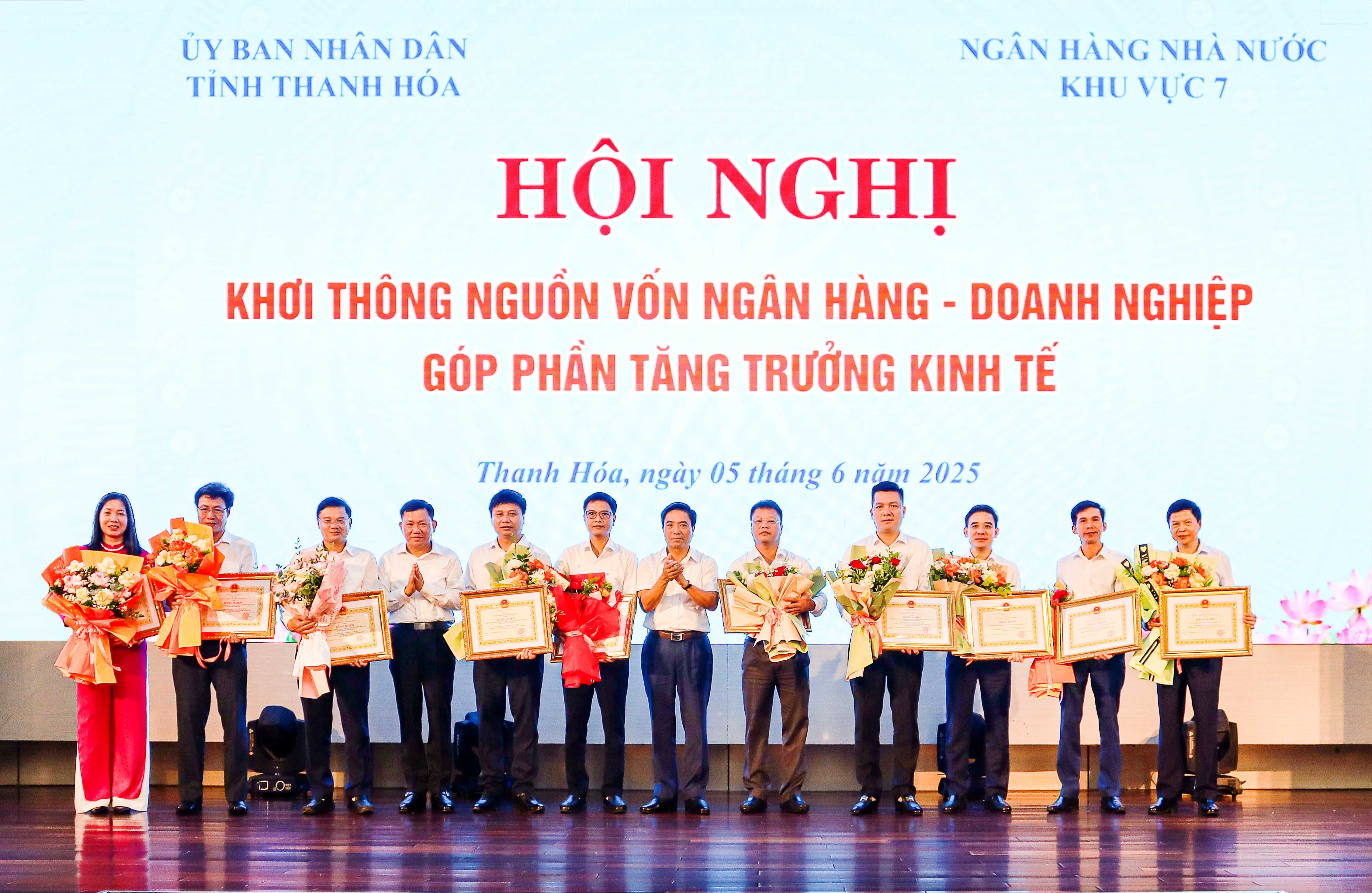 Vietcombank tài trợ 15 tỷ đồng hỗ trợ tỉnh Thanh Hóa xóa nhà tạm, nhà dột nát