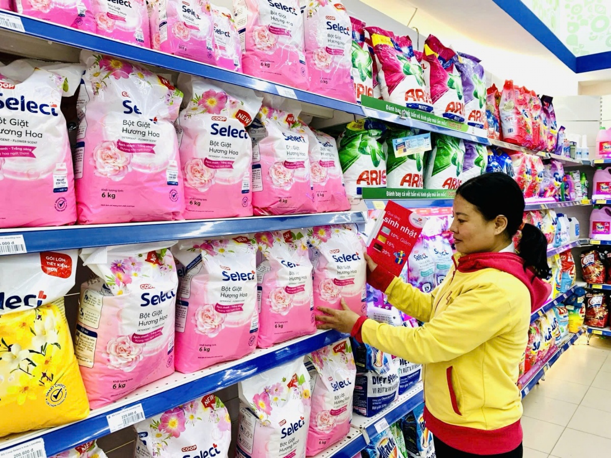 Giảm 2% Thuế VAT: Tạo động lực cho doanh nghiệp và thúc đẩy tiêu dùng Giảm 2% Thuế VAT: Tạo động lực cho doanh nghiệp và thúc đẩy tiêu dùng